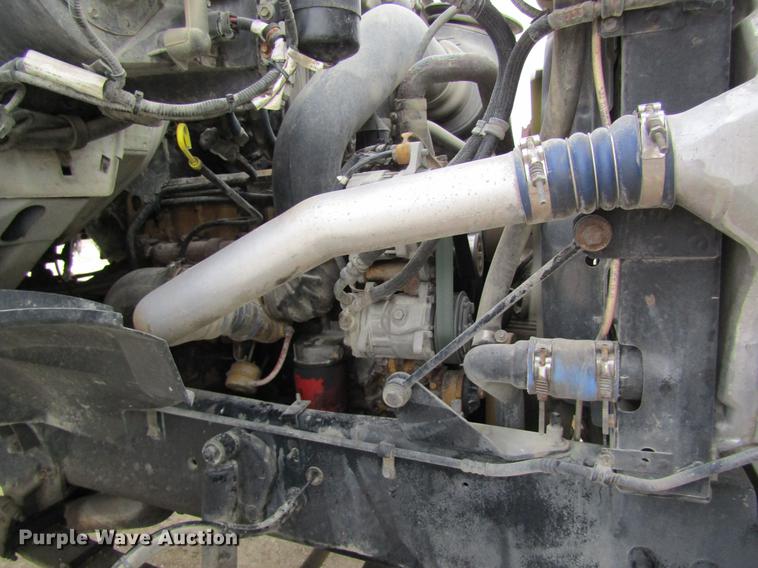 image for item DC4305 2000 Sterling L7500 tank truck