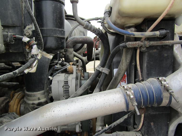 image for item DC4305 2000 Sterling L7500 tank truck