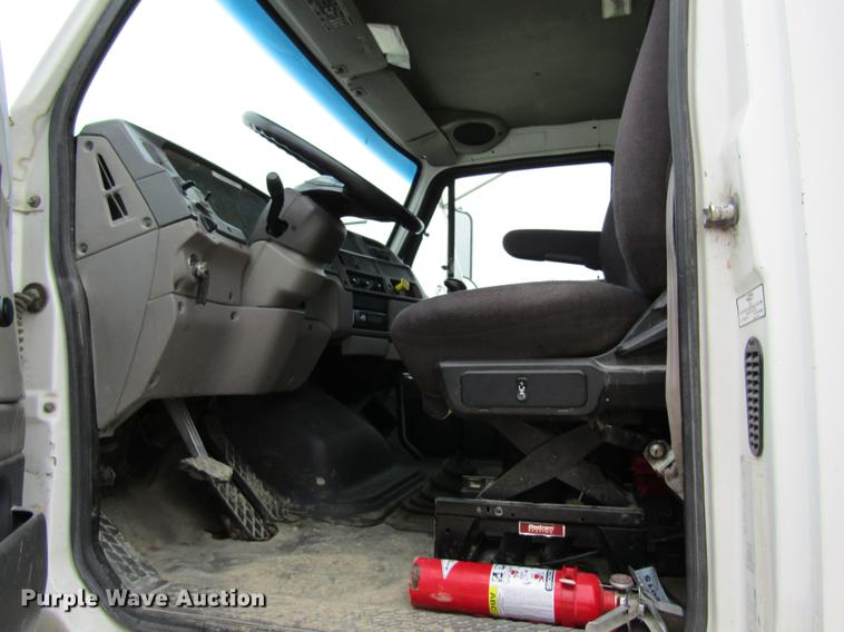 image for item DC4305 2000 Sterling L7500 tank truck