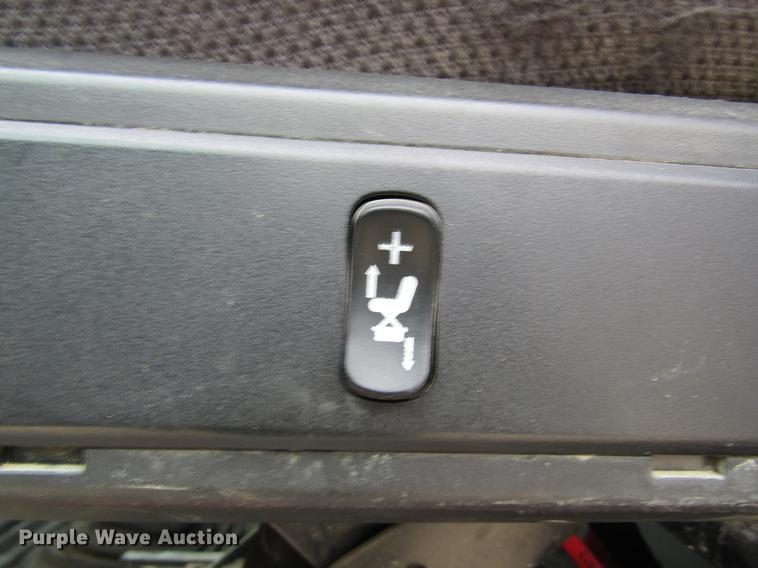 image for item DC4305 2000 Sterling L7500 tank truck