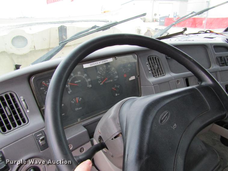 image for item DC4305 2000 Sterling L7500 tank truck