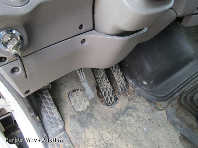 image for item DC4305 2000 Sterling L7500 tank truck