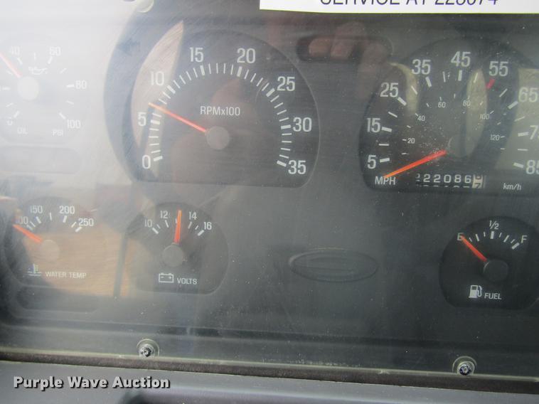 image for item DC4305 2000 Sterling L7500 tank truck