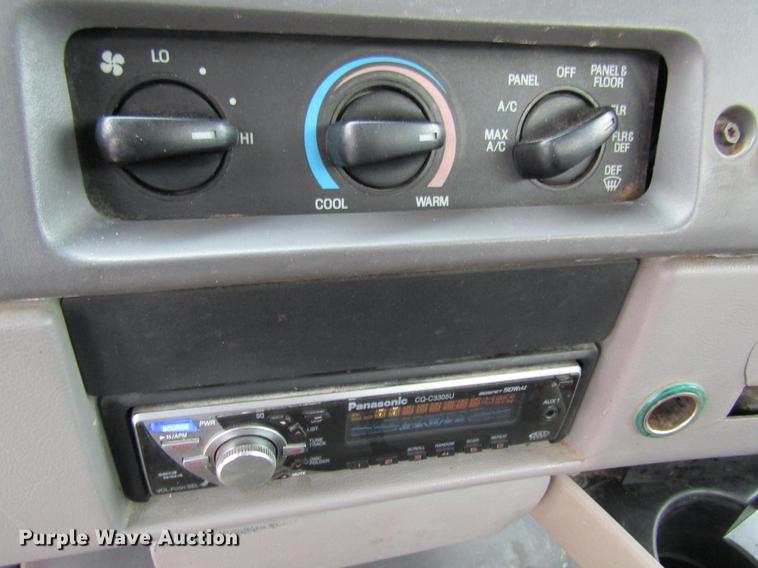 image for item DC4305 2000 Sterling L7500 tank truck