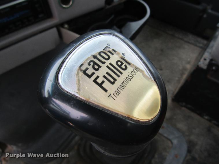 image for item DC4305 2000 Sterling L7500 tank truck