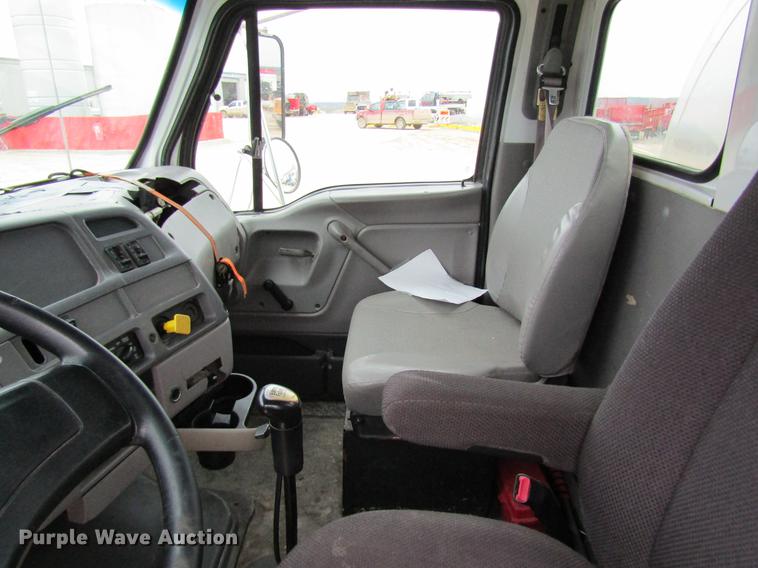 image for item DC4305 2000 Sterling L7500 tank truck