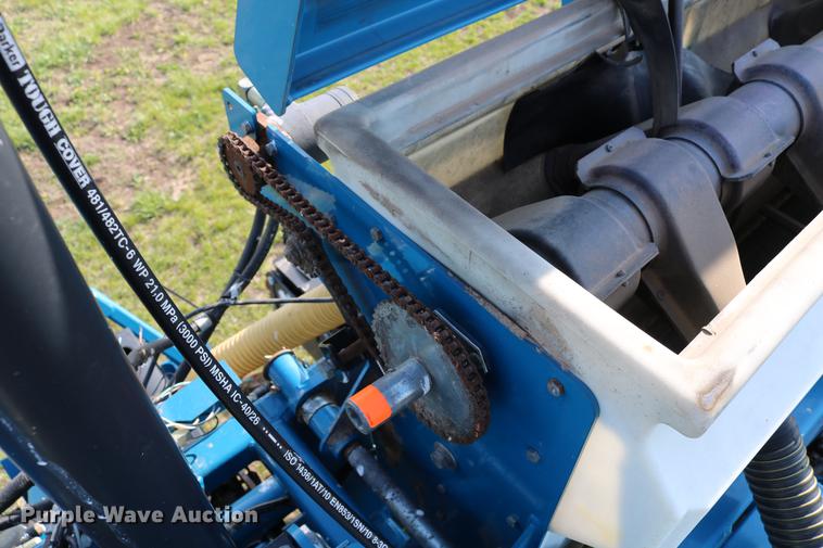 image for item DC7575 2005 Kinze 3650 split row no-till planter