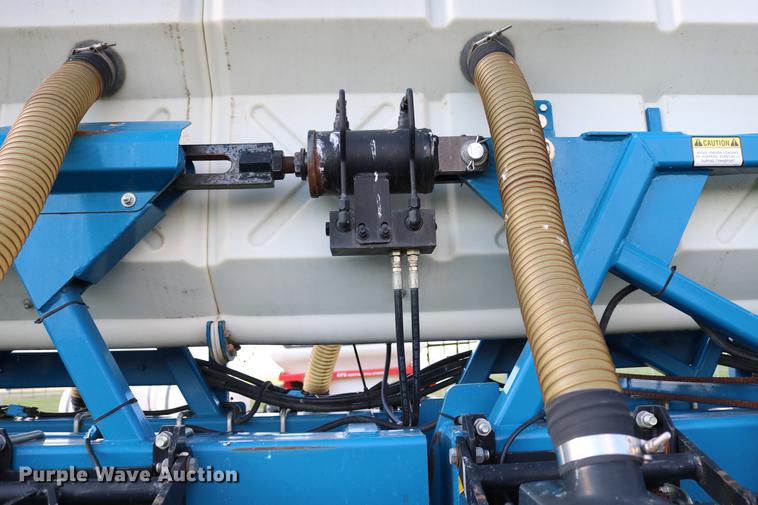 image for item DC7575 2005 Kinze 3650 split row no-till planter