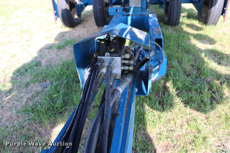 image for item DC7575 2005 Kinze 3650 split row no-till planter