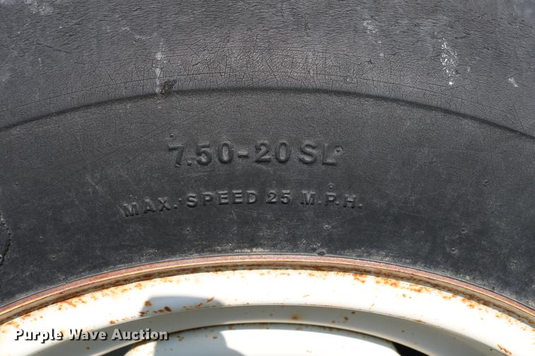 image for item DC7575 2005 Kinze 3650 split row no-till planter