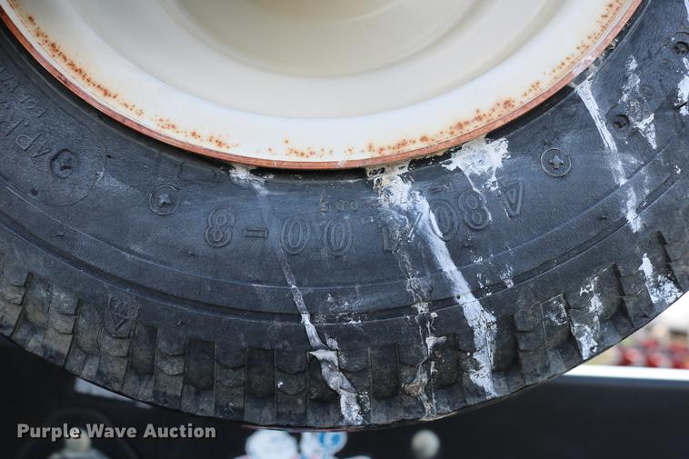 image for item DC7575 2005 Kinze 3650 split row no-till planter