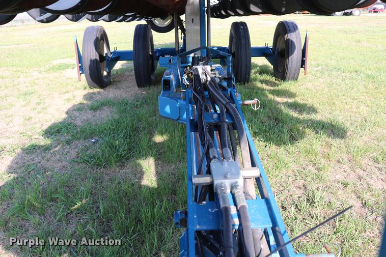 image for item DC7575 2005 Kinze 3650 split row no-till planter
