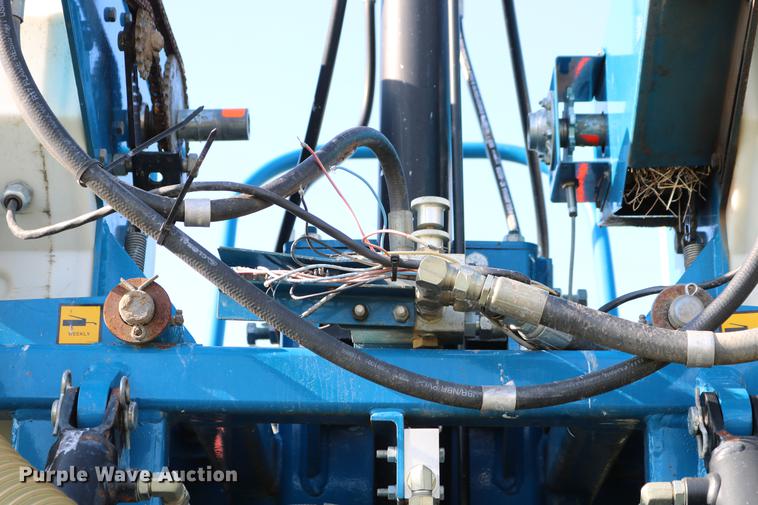 image for item DC7575 2005 Kinze 3650 split row no-till planter