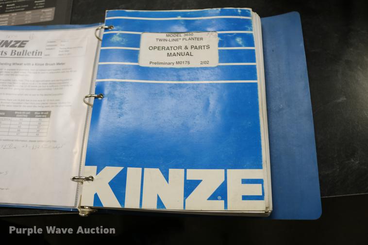 image for item DC7575 2005 Kinze 3650 split row no-till planter
