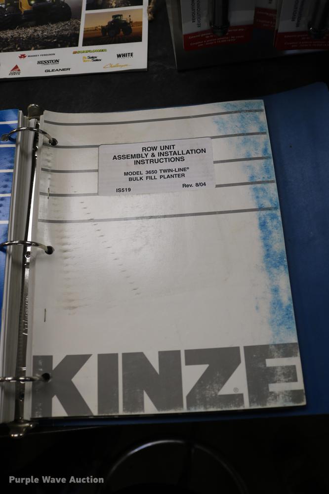 image for item DC7575 2005 Kinze 3650 split row no-till planter