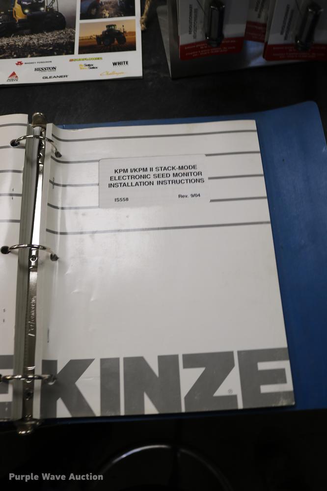 image for item DC7575 2005 Kinze 3650 split row no-till planter