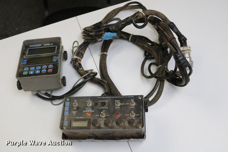 image for item DC7575 2005 Kinze 3650 split row no-till planter