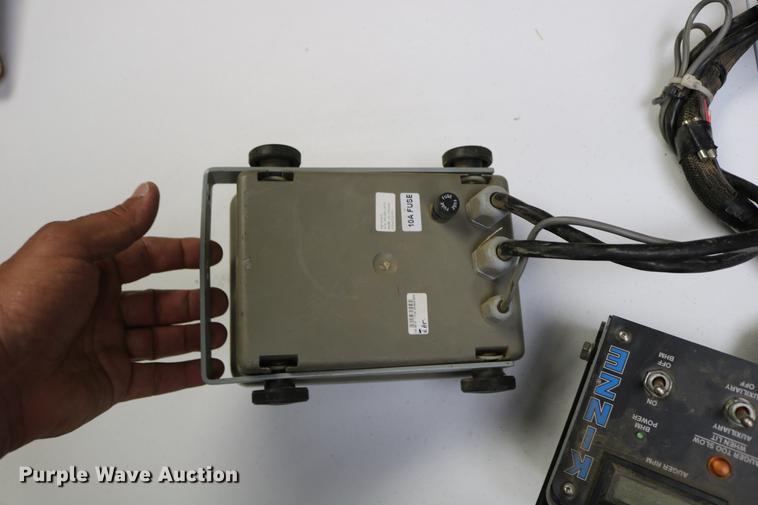 image for item DC7575 2005 Kinze 3650 split row no-till planter