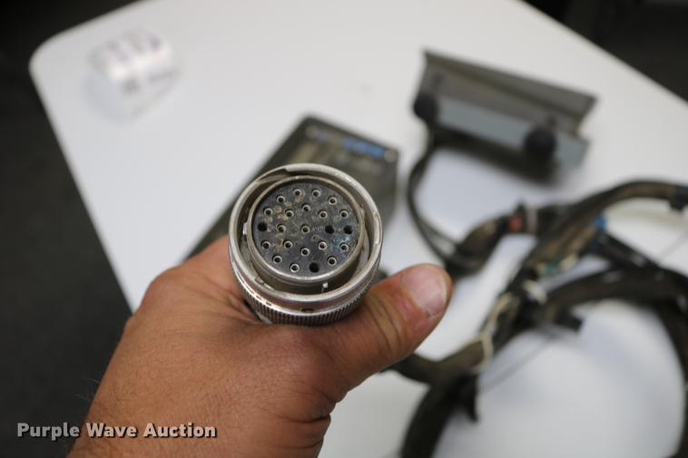 image for item DC7575 2005 Kinze 3650 split row no-till planter