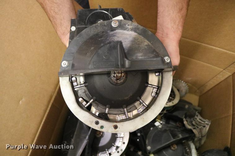 image for item DC7575 2005 Kinze 3650 split row no-till planter