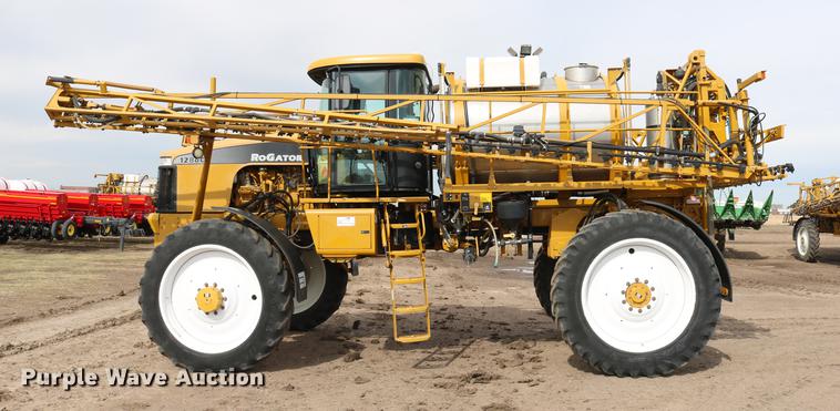 image for item DC7577 2008 Ag-Chem RoGator 1286C sprayer