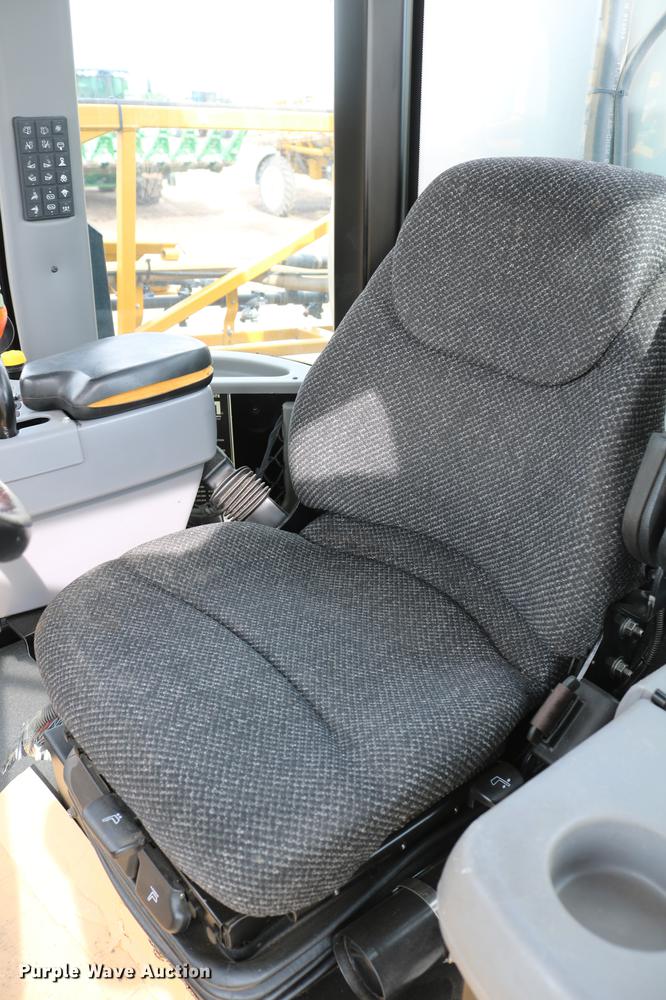 image for item DC7577 2008 Ag-Chem RoGator 1286C sprayer