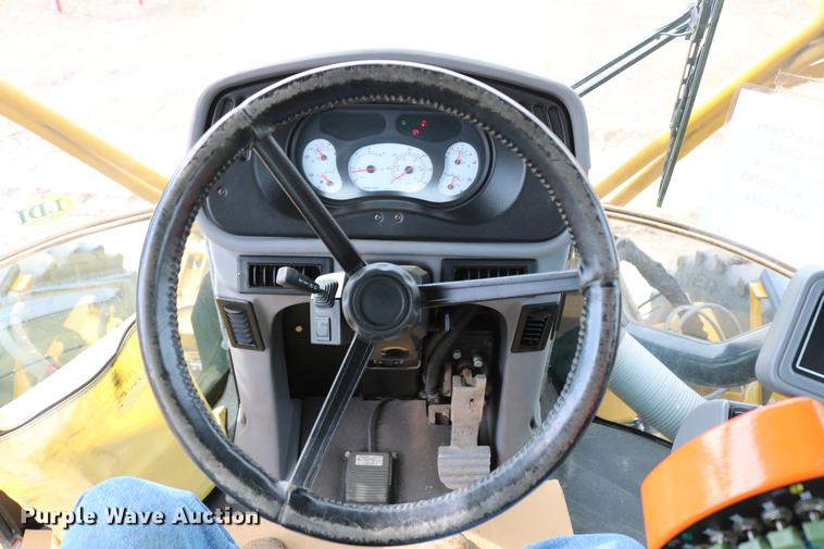 image for item DC7577 2008 Ag-Chem RoGator 1286C sprayer