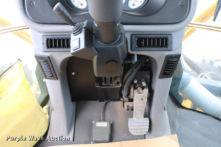 image for item DC7577 2008 Ag-Chem RoGator 1286C sprayer