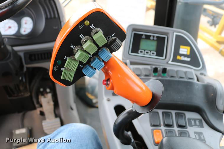 image for item DC7577 2008 Ag-Chem RoGator 1286C sprayer