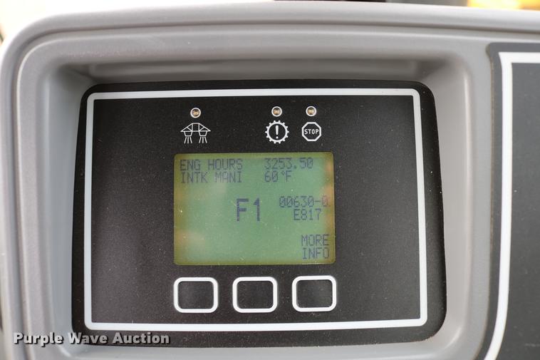 image for item DC7577 2008 Ag-Chem RoGator 1286C sprayer