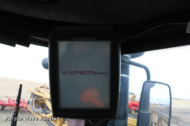 image for item DC7577 2008 Ag-Chem RoGator 1286C sprayer