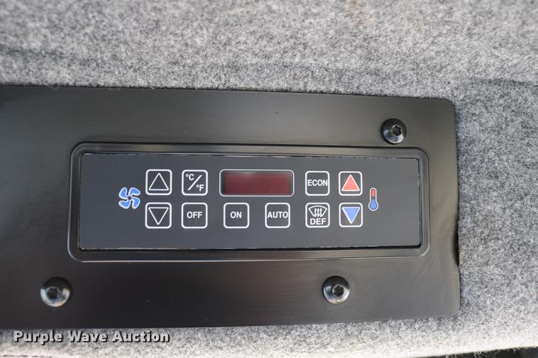 image for item DC7577 2008 Ag-Chem RoGator 1286C sprayer