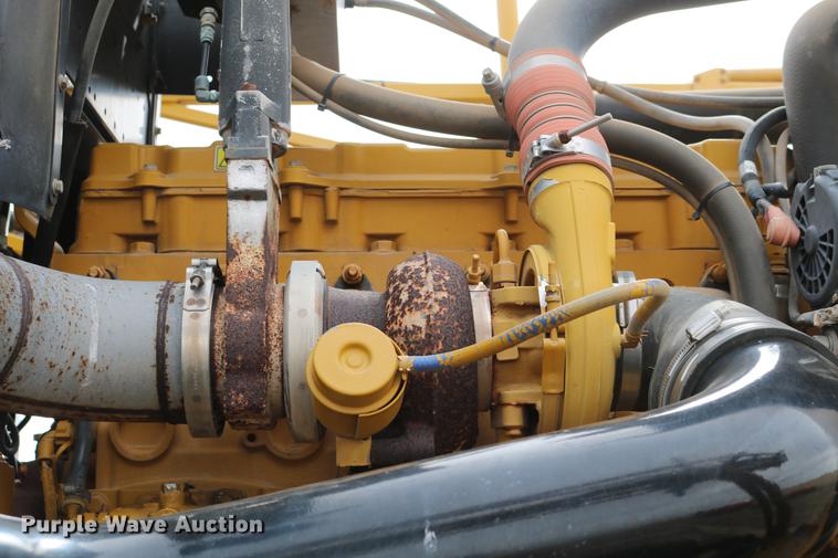 image for item DC7577 2008 Ag-Chem RoGator 1286C sprayer