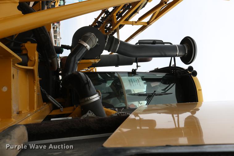 image for item DC7577 2008 Ag-Chem RoGator 1286C sprayer