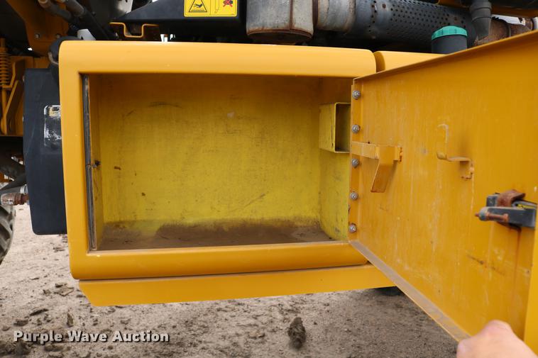 image for item DC7577 2008 Ag-Chem RoGator 1286C sprayer