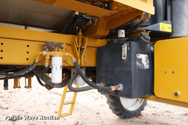 image for item DC7577 2008 Ag-Chem RoGator 1286C sprayer