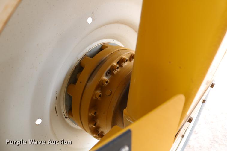 image for item DC7577 2008 Ag-Chem RoGator 1286C sprayer