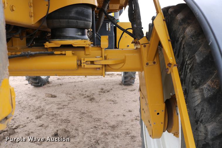 image for item DC7577 2008 Ag-Chem RoGator 1286C sprayer