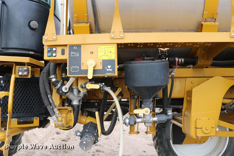 image for item DC7577 2008 Ag-Chem RoGator 1286C sprayer