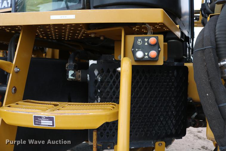 image for item DC7577 2008 Ag-Chem RoGator 1286C sprayer