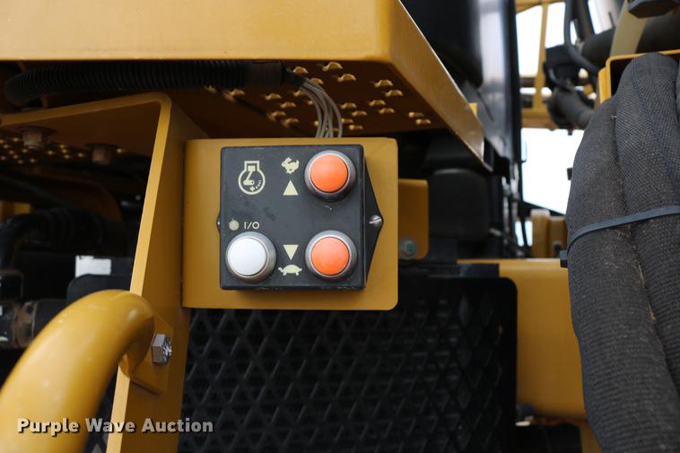 image for item DC7577 2008 Ag-Chem RoGator 1286C sprayer