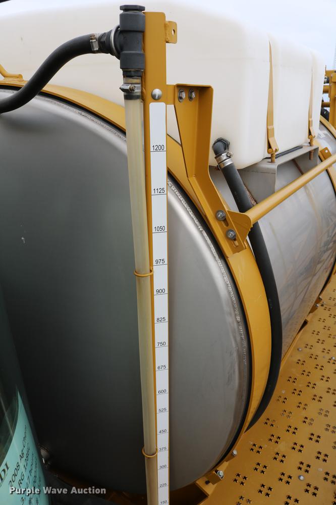 image for item DC7577 2008 Ag-Chem RoGator 1286C sprayer