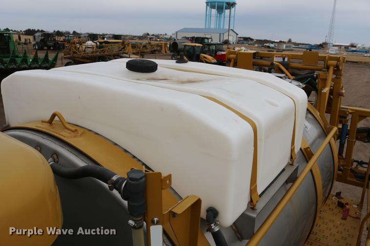 image for item DC7577 2008 Ag-Chem RoGator 1286C sprayer