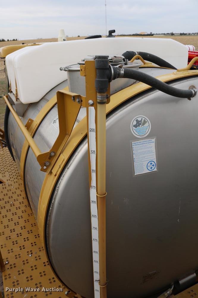 image for item DC7577 2008 Ag-Chem RoGator 1286C sprayer