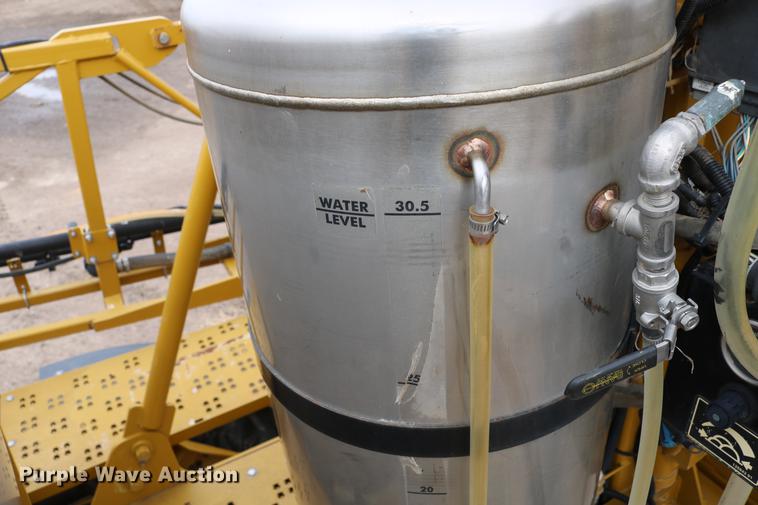 image for item DC7577 2008 Ag-Chem RoGator 1286C sprayer