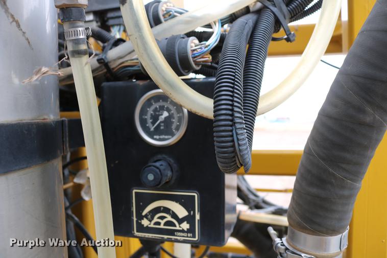 image for item DC7577 2008 Ag-Chem RoGator 1286C sprayer