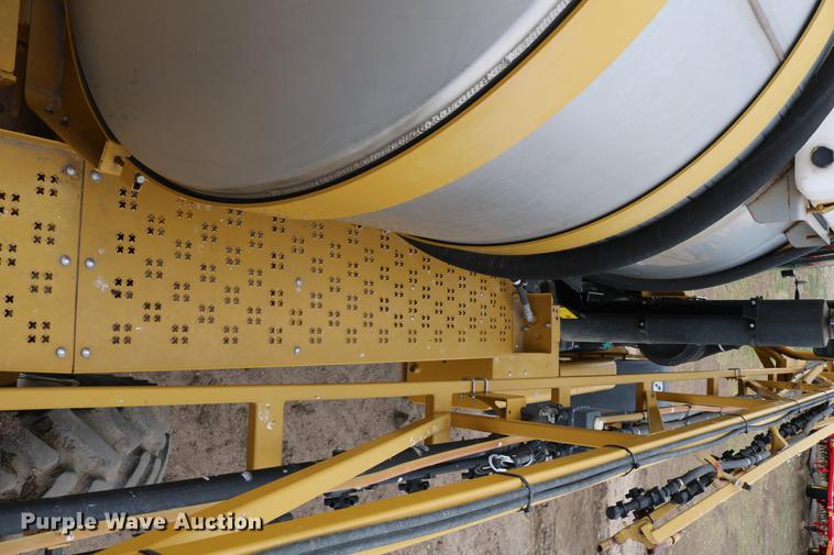 image for item DC7577 2008 Ag-Chem RoGator 1286C sprayer