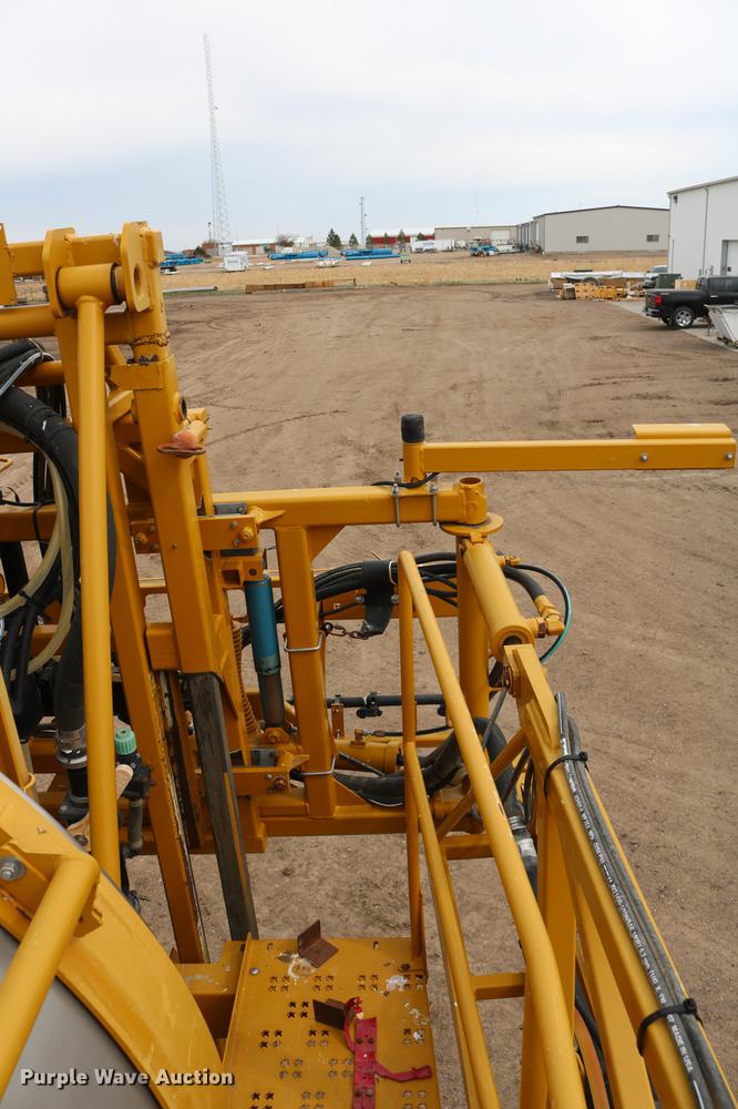 image for item DC7577 2008 Ag-Chem RoGator 1286C sprayer