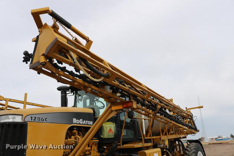 image for item DC7577 2008 Ag-Chem RoGator 1286C sprayer