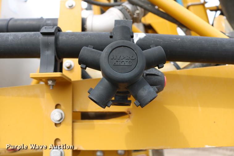 image for item DC7577 2008 Ag-Chem RoGator 1286C sprayer